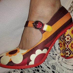 Hot Chocolate Womens Platform Mary Jane 1970's Style Chunky Heel NIB